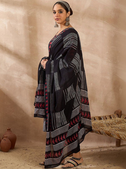 Women Printed Regular Thread Work Pure Cotton Kurta with Trousers & With Dupatta