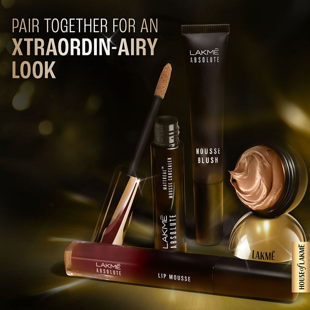 Lakme Xtraordin Airy Mattreal Mousse Beige Honey face primer in a light beige mousse texture with a smooth, airy finish.