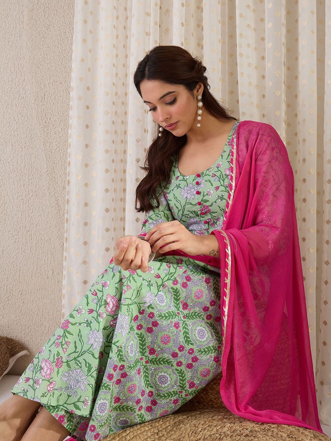 Women Floral Printed Regular Pure Cotton Kurta with Trousers & With Dupatta