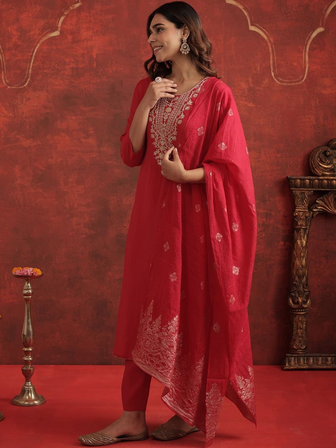 Women Ethnic Motifs Embroidered Regular Thread Work Kurta with Trousers & Dupatta