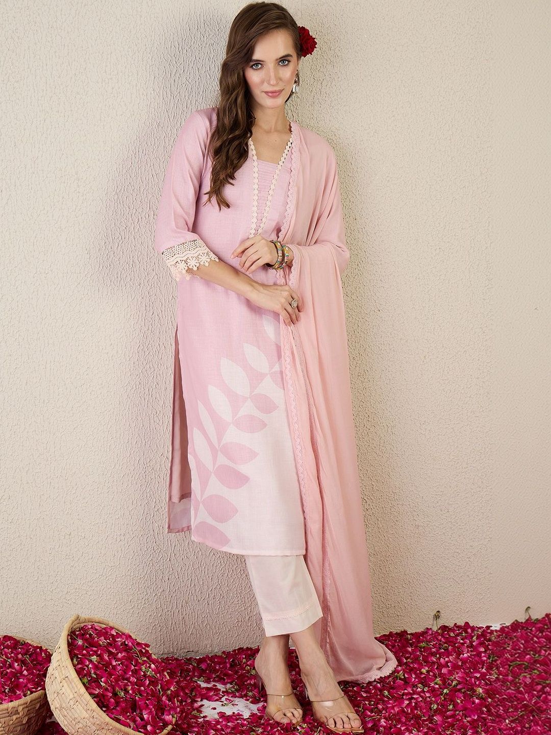 Women Ethnic Motifs Printed Regular Linen Kurta with Trousers & With Dupatta