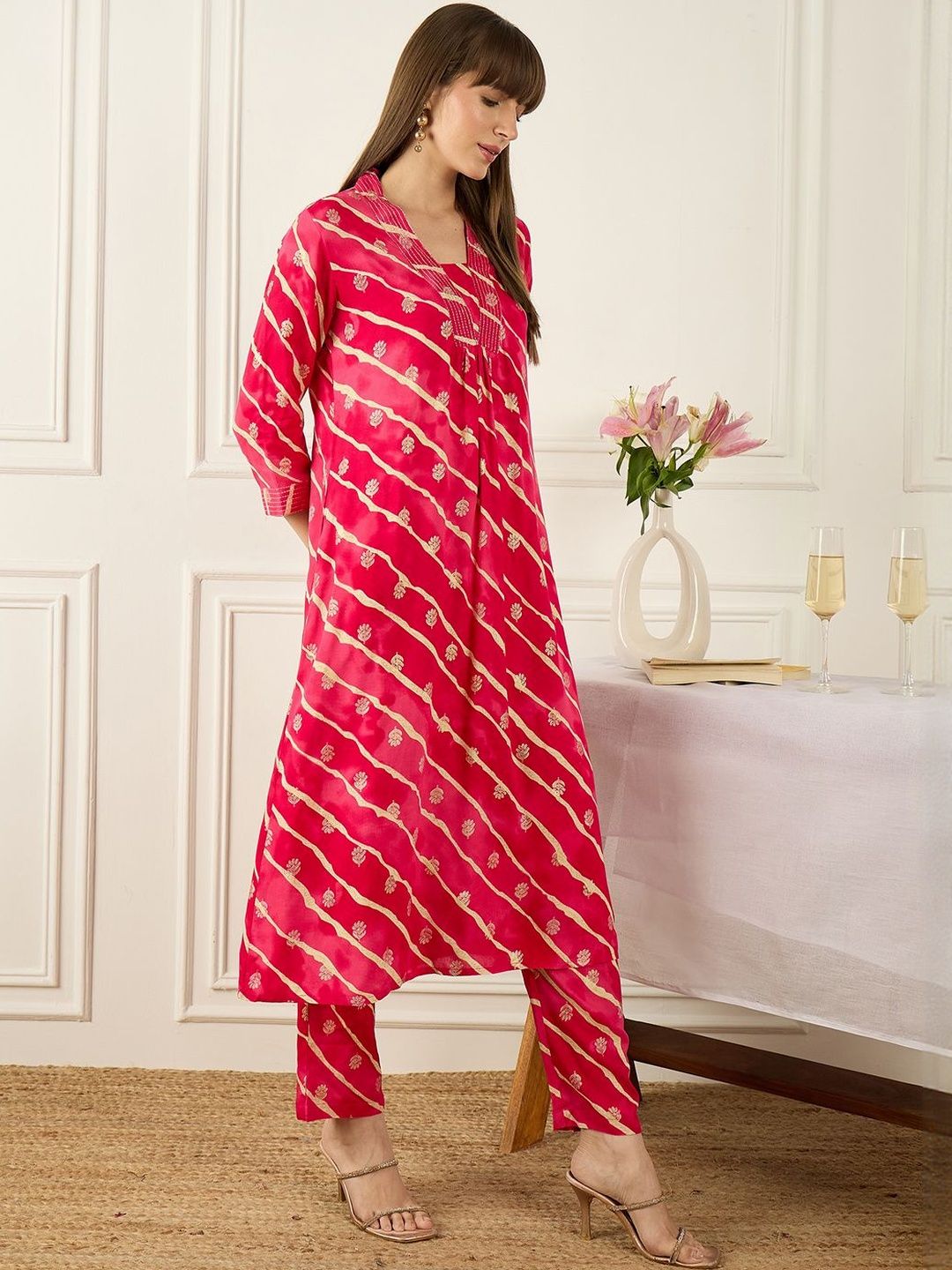 Dhiyona IE Printed V-Neck Three-Quarter Sleeves Top With Trousers