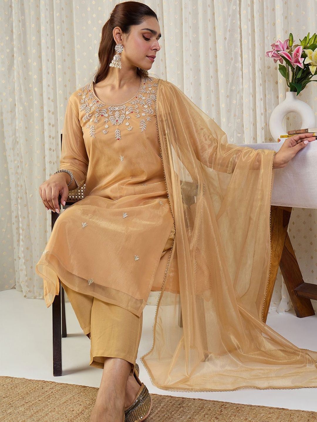 Ethnic Motifs Embroidered Regular Thread Work Kurta With Trousers & Dupatta
