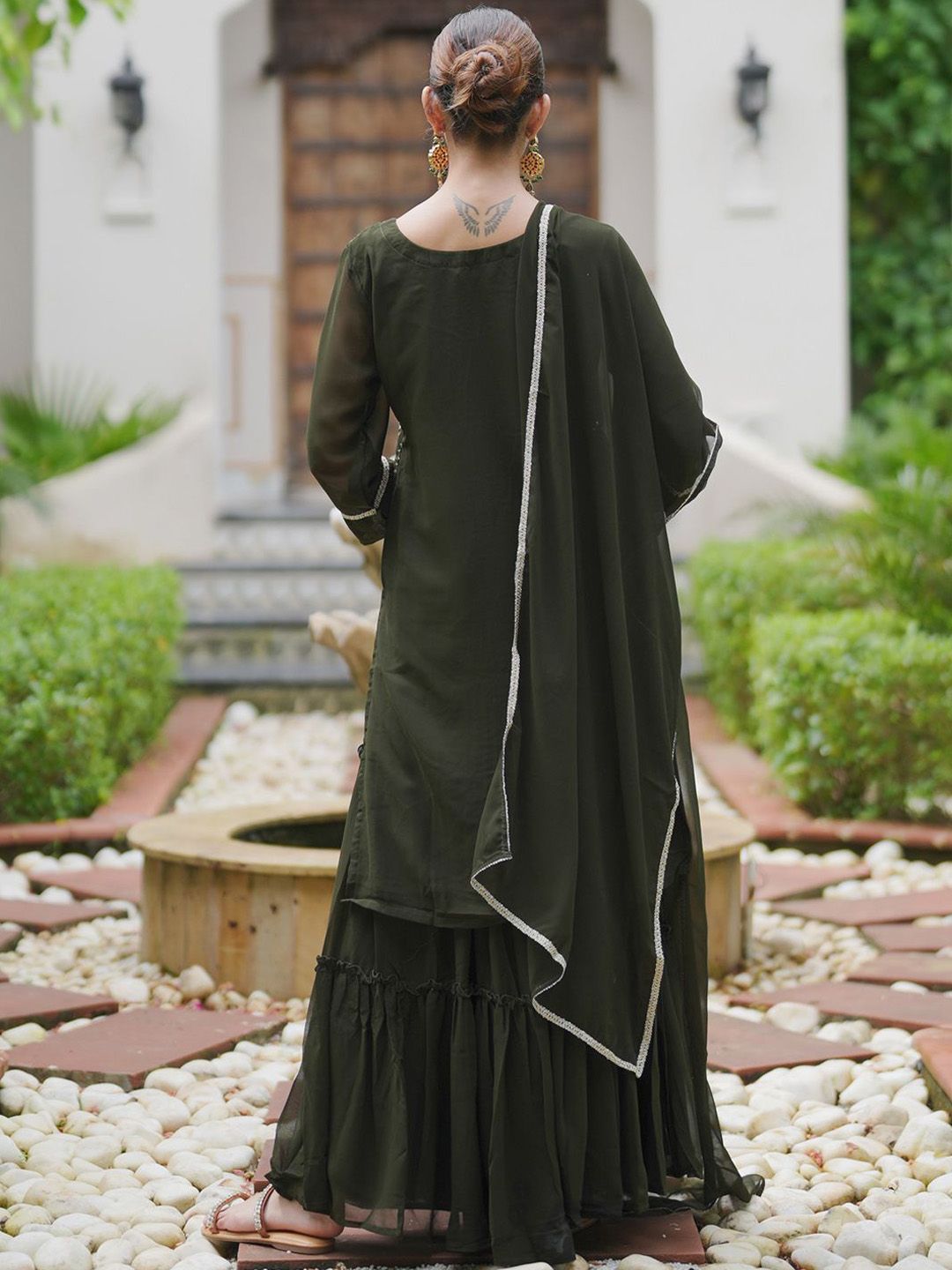 Indyancart IE Ethnic Motifs Embroidered Sequinned Kurta With Sharara & Dupatta