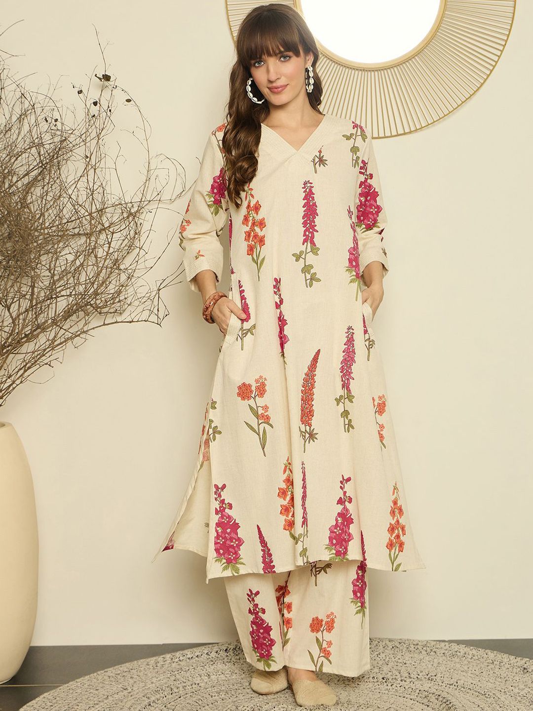 Dhiyona IE Women Printed V-Neck Top and Trousers Co-Ords