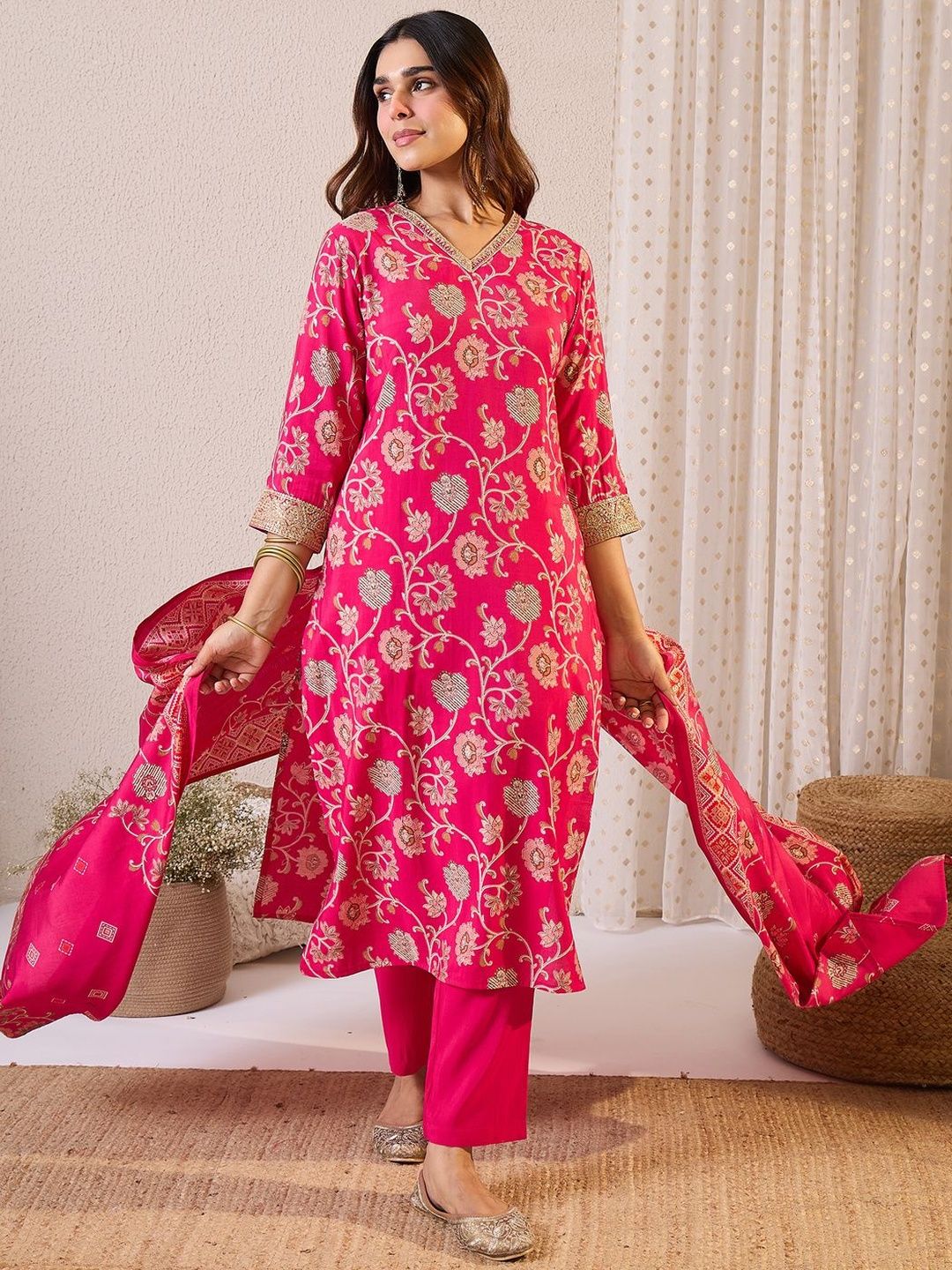 Floral Printed Notch Neck Chanderi Silk Straight Kurta & Trousers With Dupatta