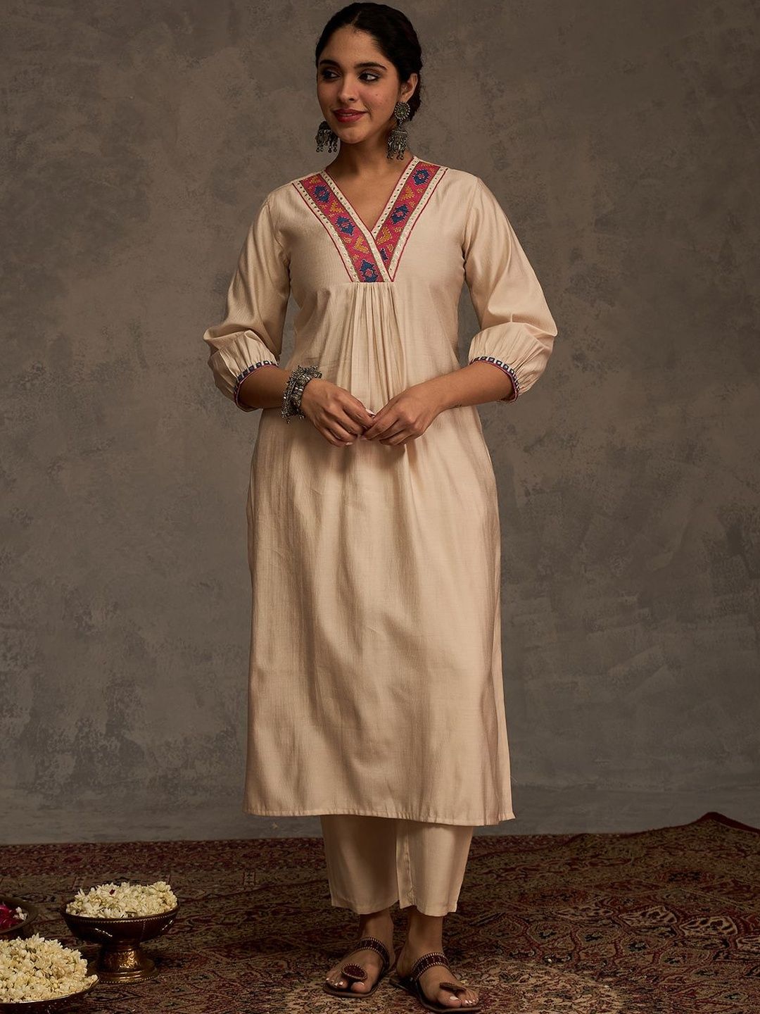 Ethnic Motifs Embroidered A-Line Thread Work Kurta With Trouser