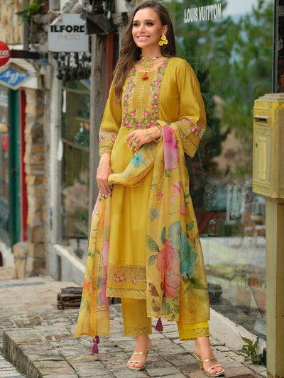 Indyancart IE Women Floral Embroidered Regular Thread Work Kurta with Trousers & With Dupatta