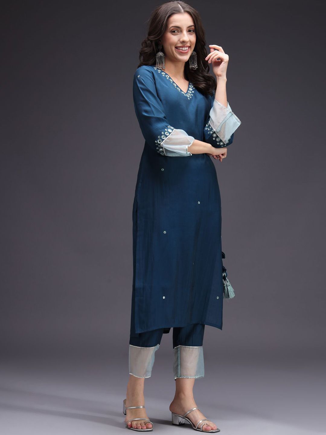 Indyancart SN Women's Geometric Embroidered Kurta with Trousers & Dupatta