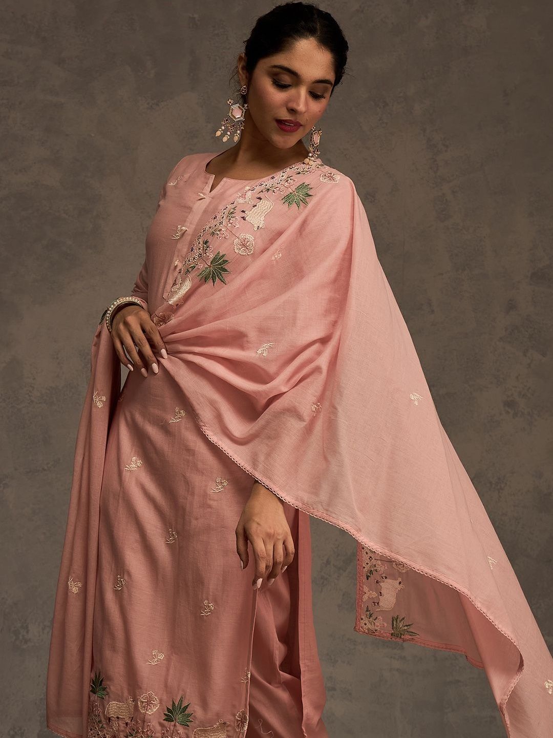 Women Ethnic Motifs Thread Work Pure Cotton Kurta & Salwar With Dupatta
