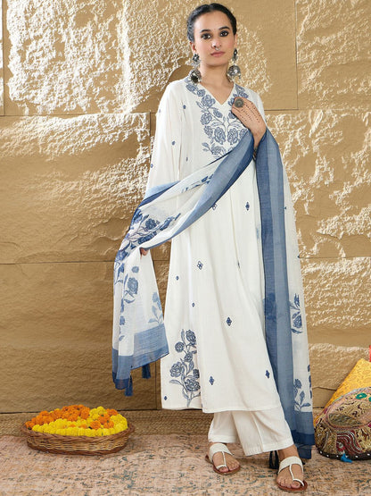 Indyancart IE Women Floral Embroidered Pure Cotton Kurta with Trousers & Dupatta