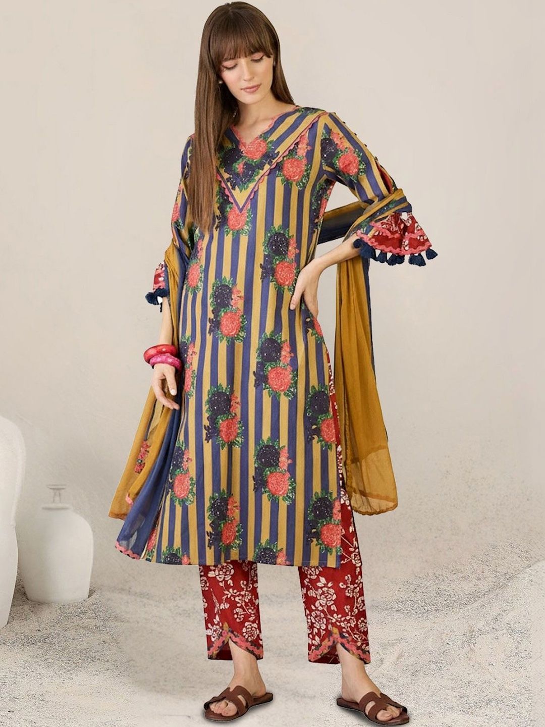 Women Floral Printed Regular Pure Cotton Kurta with Trousers & With Dupatta