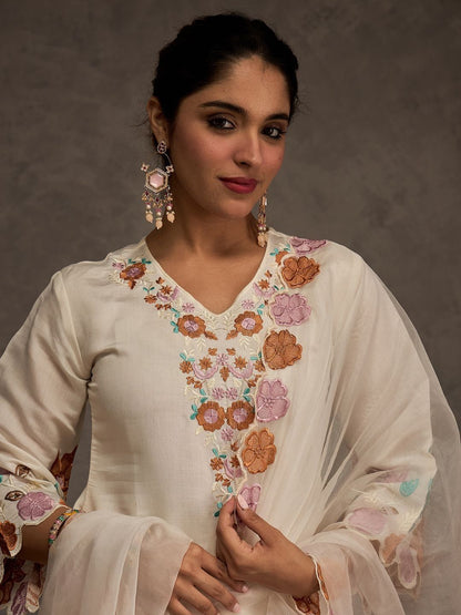 Women Floral Embroidered Regular Thread Work Kurta with Trousers & With Dupatta