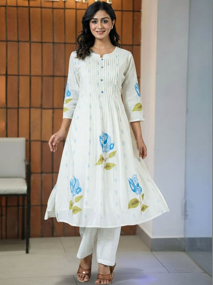 Women Floral Printed Pleated Pure Cotton Kurta with Trousers
