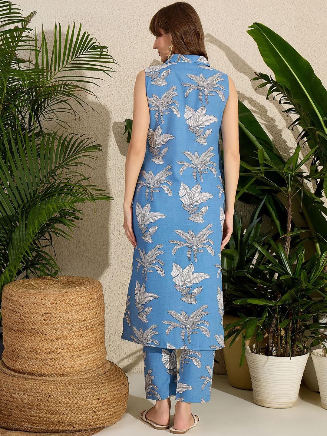 Floral Printed Lapel Collar Linen Kurta With Trousers