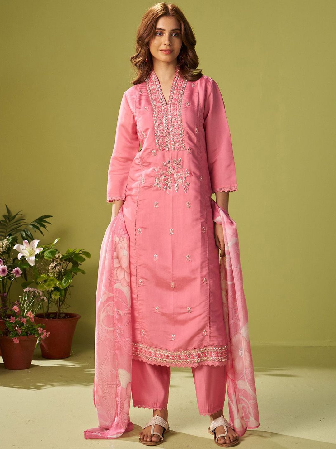 Women Floral Embroidered Kurta with Trousers & Dupatta