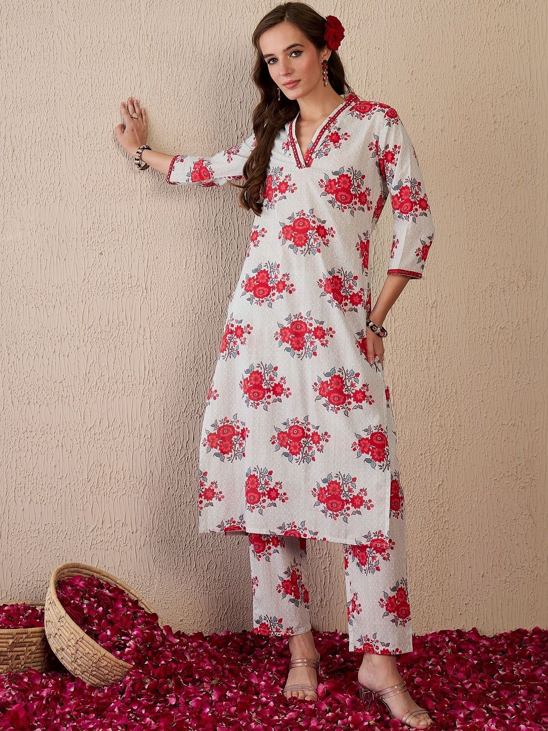 Women Floral Printed Regular Pure Cotton Kurta with Trousers