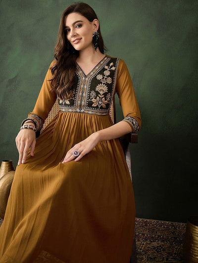 Indyancart SN Women's Floral Yoke Design Zari Work V-Neck Georgette Straight Kurta With Trouser