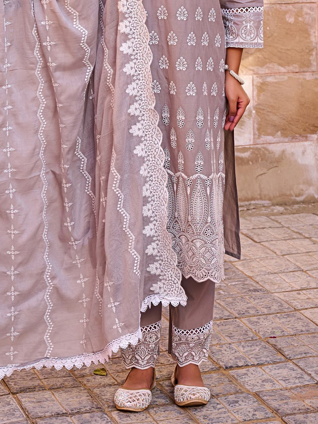 Floral Embroidered Thread Work Pure Cotton Kurta With Trousers & Dupatta