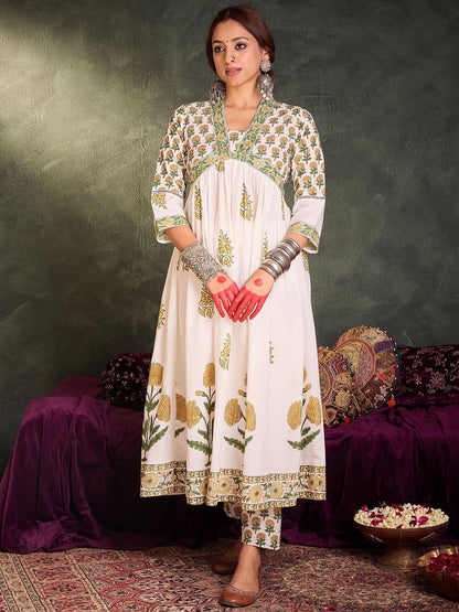 Indyancart IE Floral Printed Empire V-Neck Pure Cotton A-Line Kurta With Trousers And Dupatta