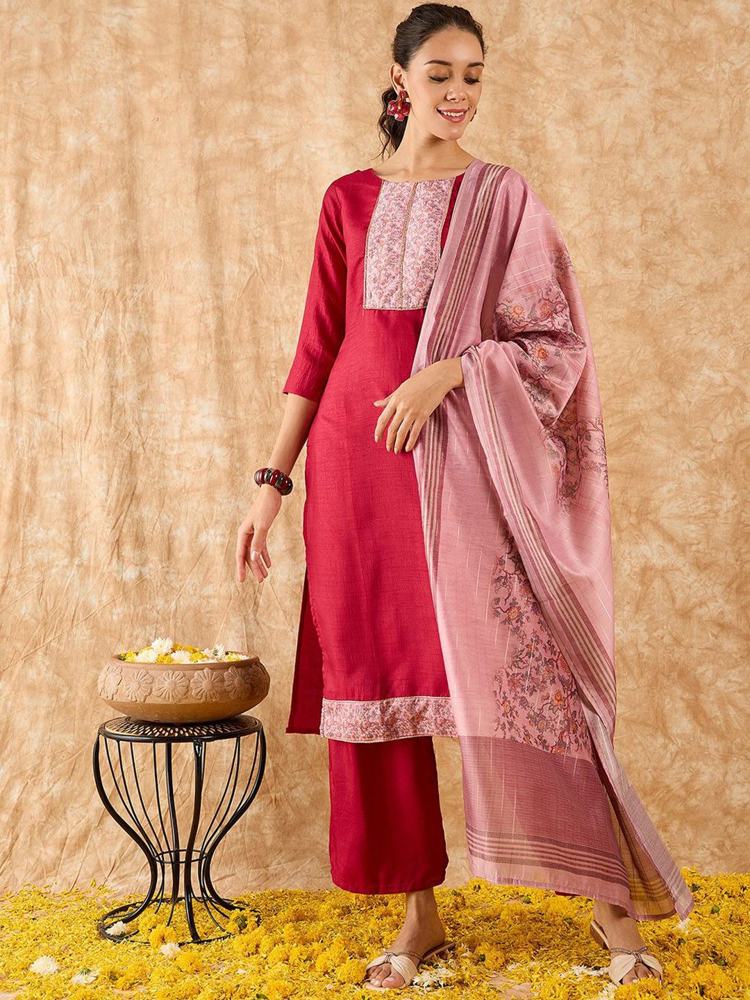 Indyancart IE Floral Printed Straight Kurta with Trousers & Dupatta
