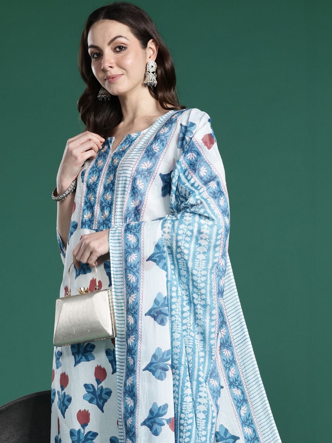 Women Floral Printed Regular Thread Work Pure Cotton Kurta with Trousers & With Dupatta