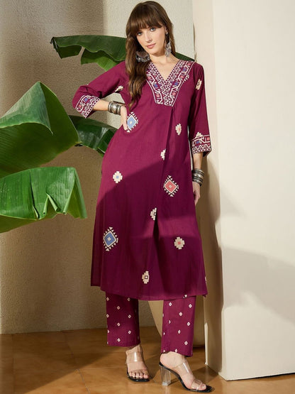 Women Ethnic Motifs Printed Cotton Kurta with Trousers
