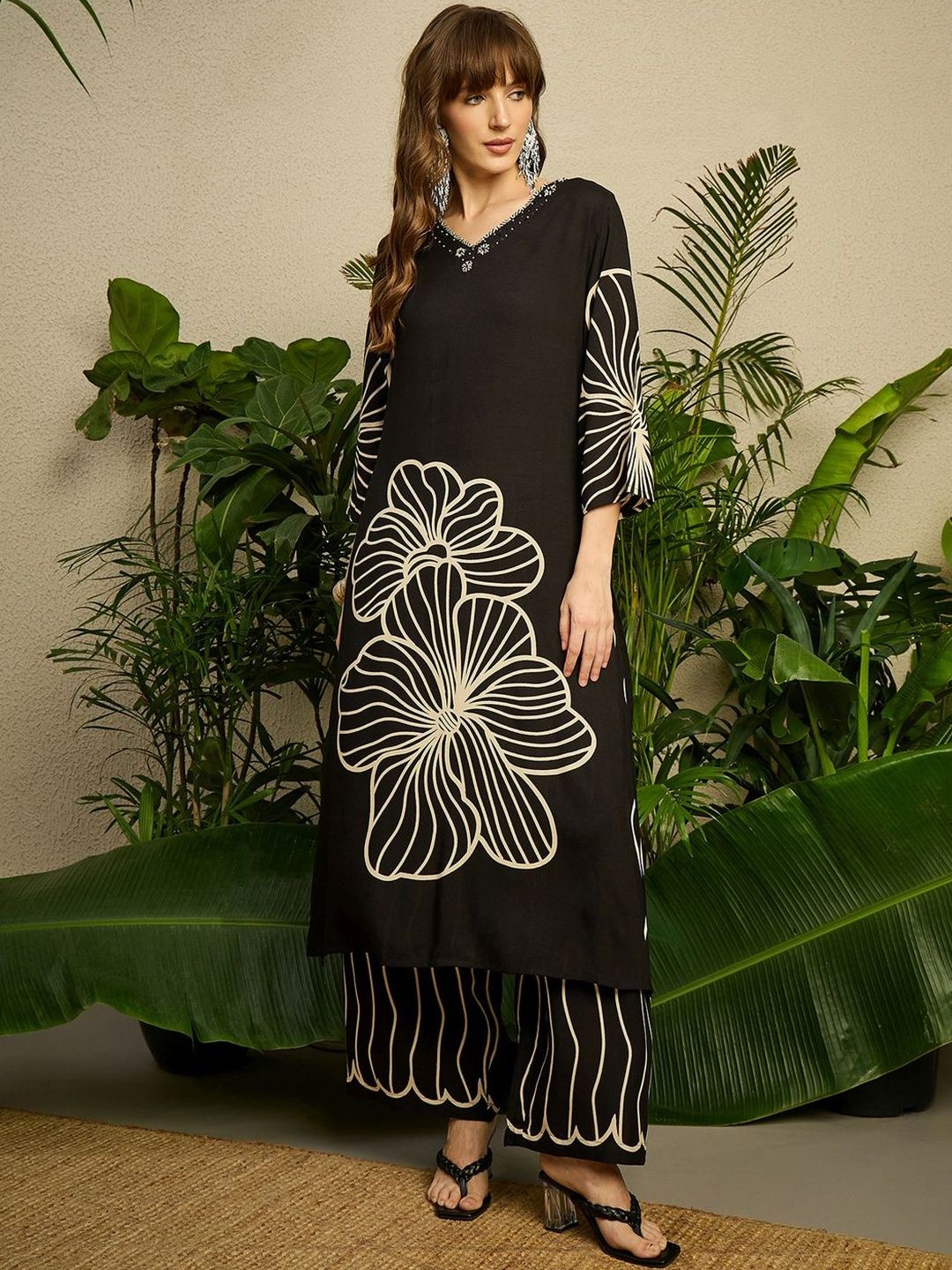Women Floral Printed Thread Work Kurta with Palazzos
