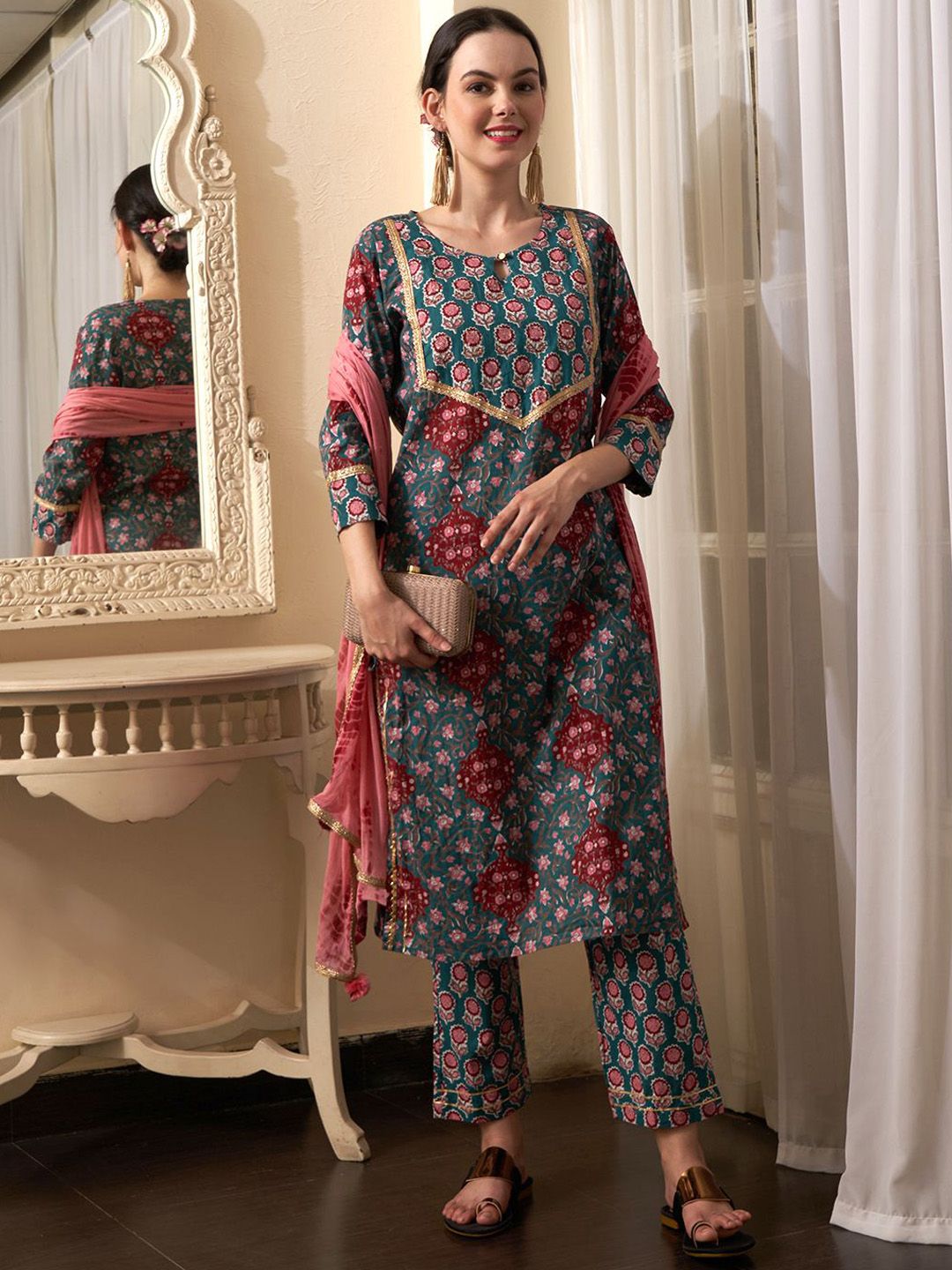 Indyancart SN Women's Printed Pure Cotton Kurta Sets