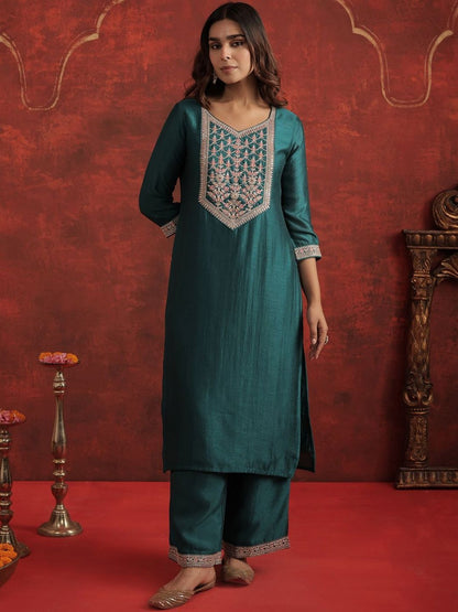 Women Ethnic Motifs Embroidered Regular Liva Kurta with Trousers Kurta Sets