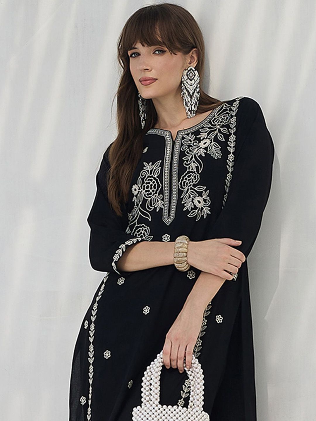 Floral Embroidered Regular Thread Work Kurta With Trousers