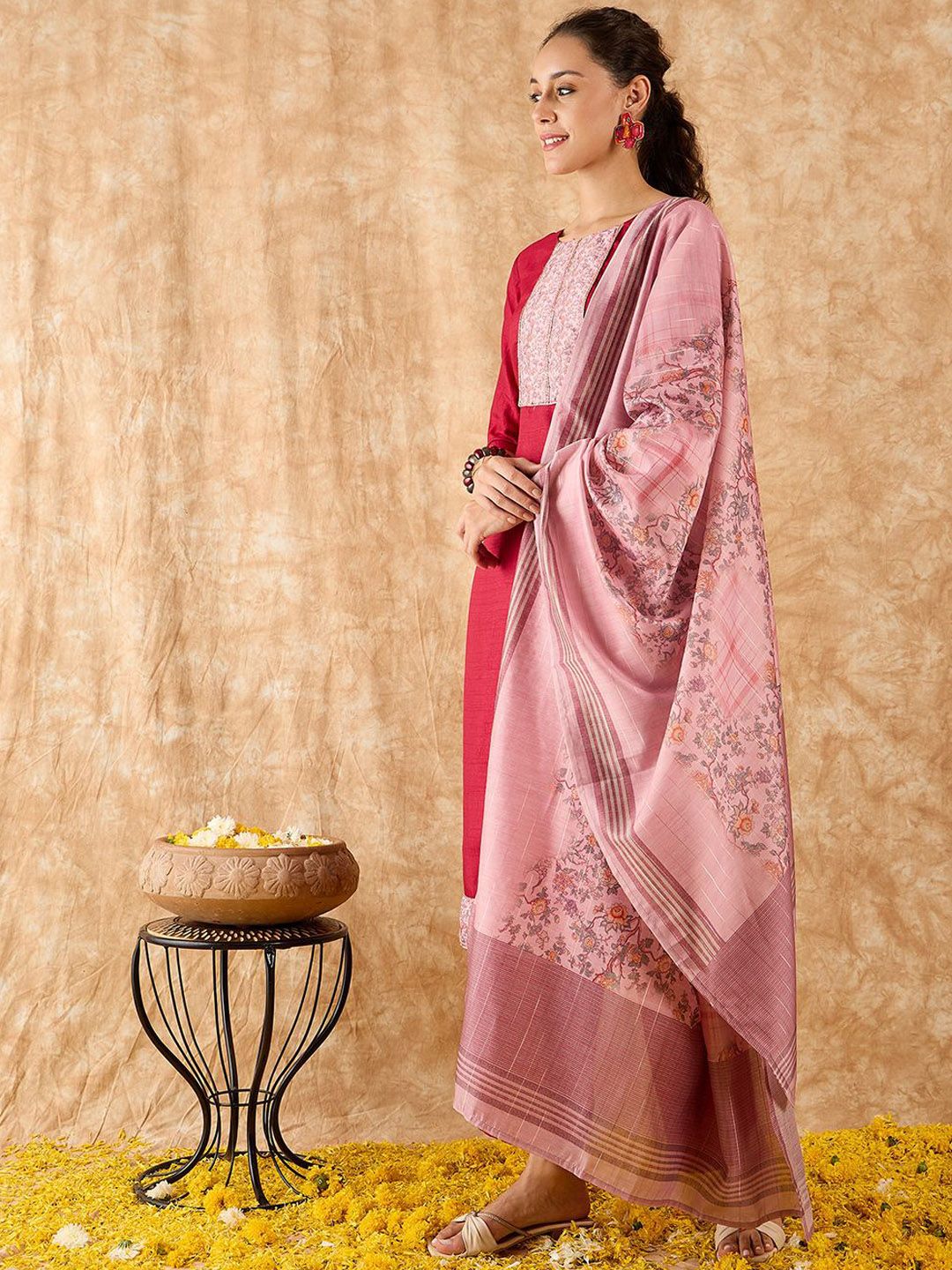 Indyancart IE Floral Printed Straight Kurta with Trousers & Dupatta