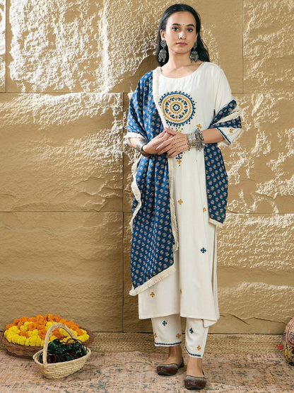 Indyancart IE Women Ethnic Motifs Embroidered Kurta with Trousers & Dupatta