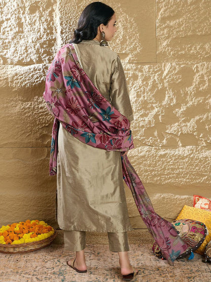 Indyancart IE Women Floral Embroidered Regular Thread Work Kurta with Trousers & Dupatta