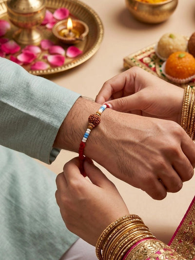 Dhiyona Rakhi