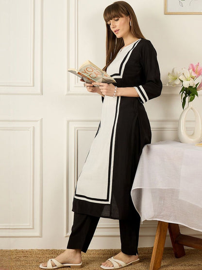 Colourblocked Printed Thread Work Chanderi Silk Kurta With Palazzos