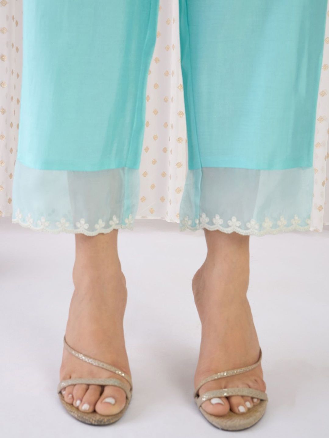 Women Ethnic Motifs Embroidered Regular Thread Work Liva Kurta with Trousers & With Dupatta