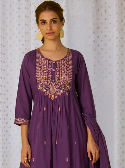 Women Floral Embroidered Panelled Thread Work Pure Cotton Kurta with Trousers & With Dupatta