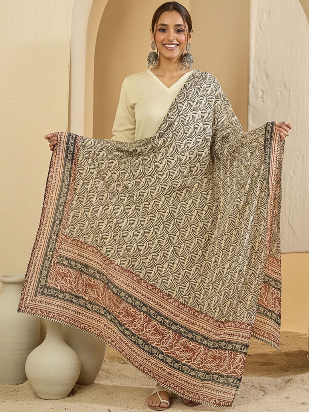 Ethnic Motifs Straight Kurta With Trousers & Dupatta