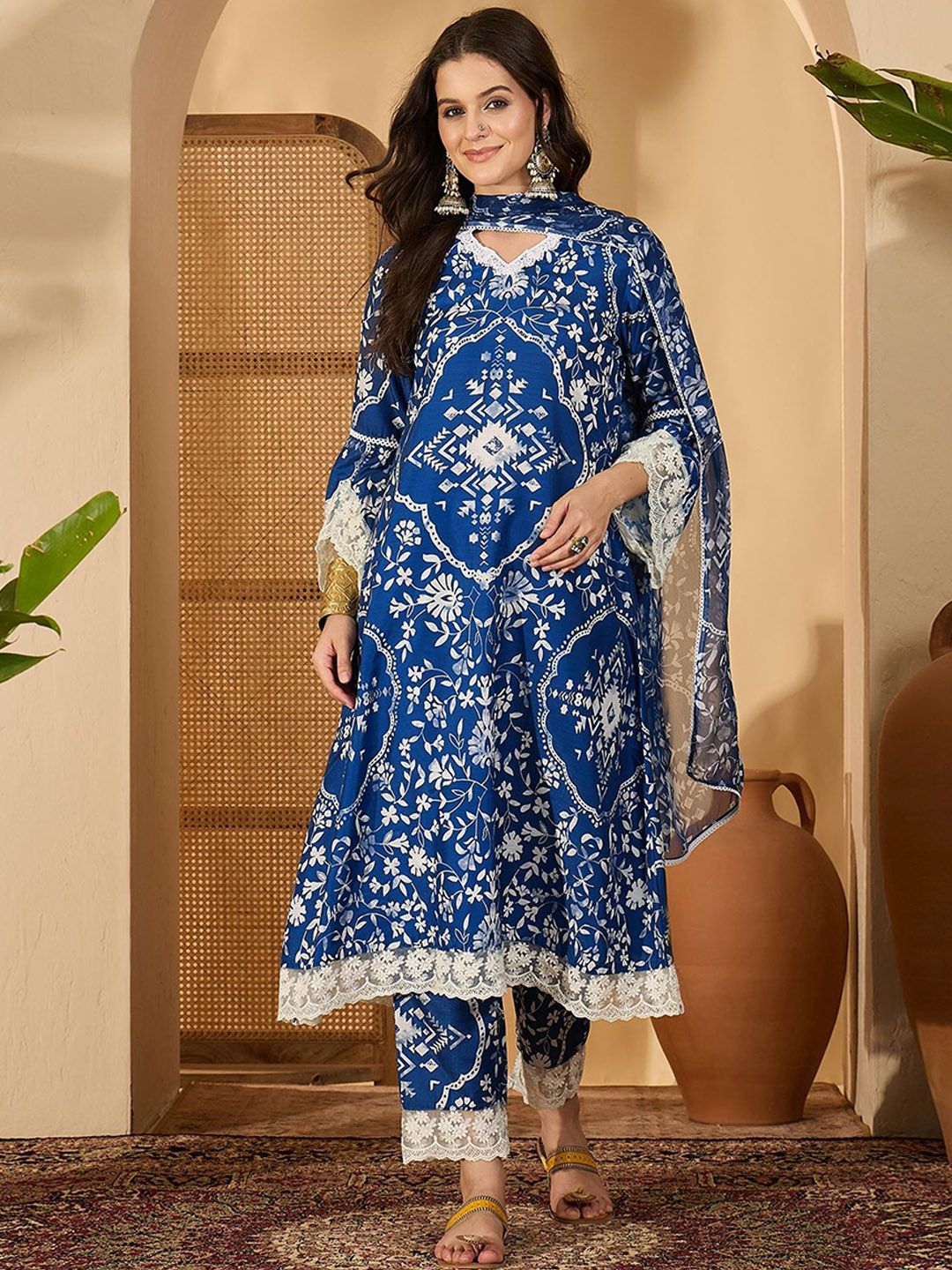 Indyancart SN Women's Floral Printed V-Neck Straight A-Line Kurta With Trousers And Dupatta