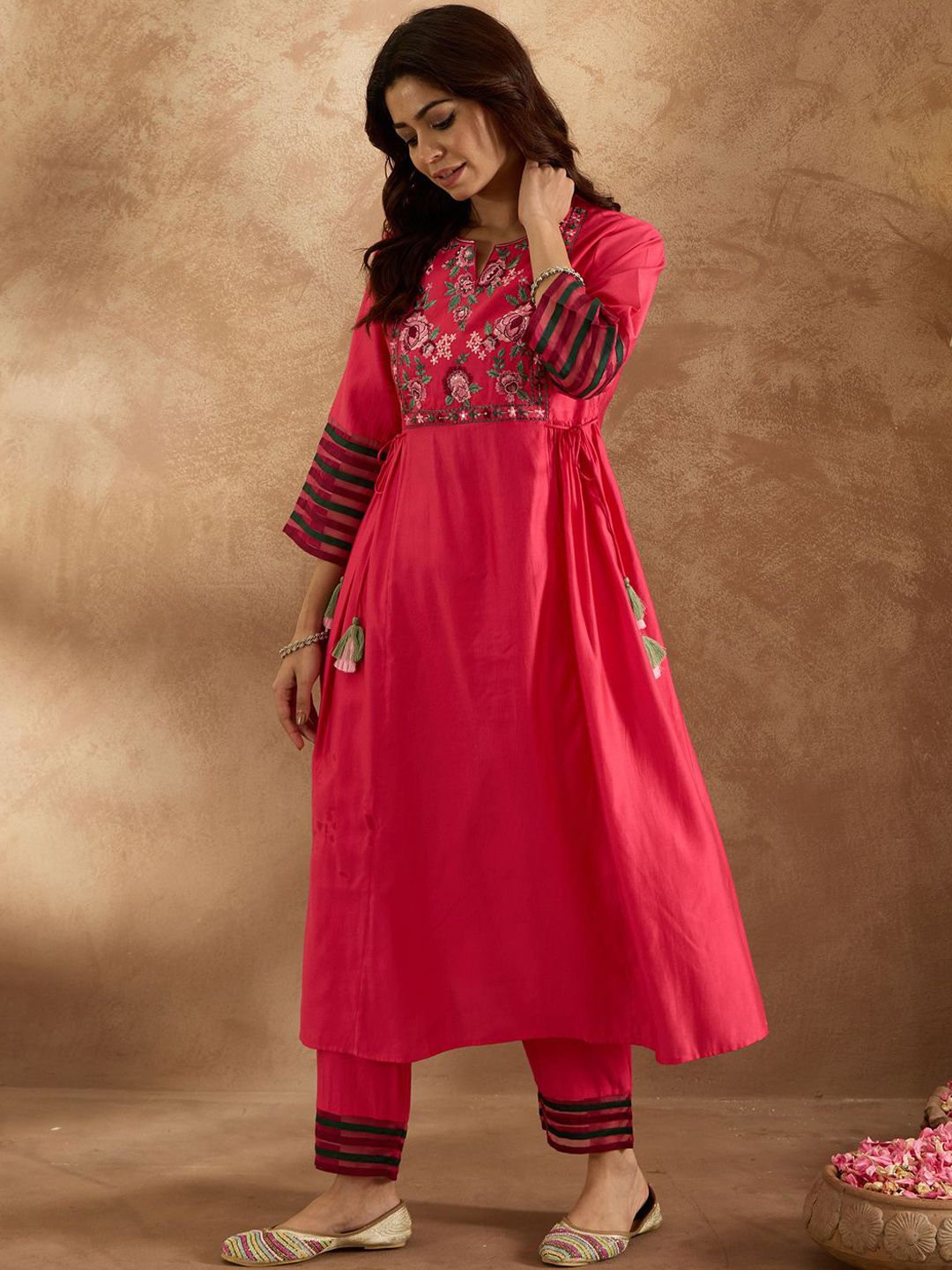 Indyancart IE Women Floral Embroidered Empire Thread Work Liva Kurta with Trousers