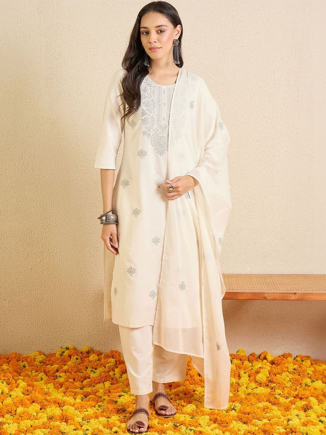 Women Ethnic Motifs Embroidered Regular Thread Work Pure Cotton Kurta with Trousers & With Dupatta