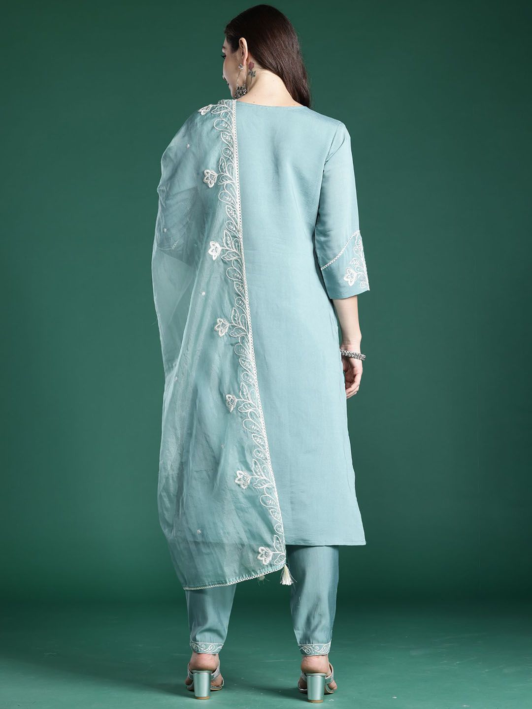 Indyancart IE Women Floral Embroidered Regular Kurta with Trousers & With Dupatta