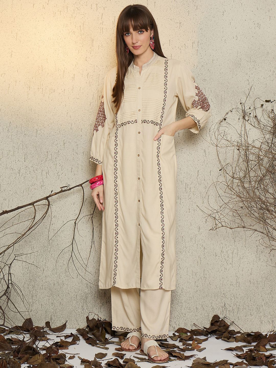 Dhiyona IE Women Embroidered Mandarin Collar Top and Trousers Co-Ords