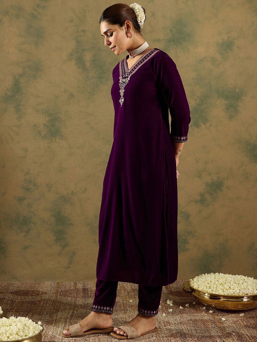 Indyancart IE Ethnic Motifs Embroidered Regular Velvet Straight Kurta with Trousers