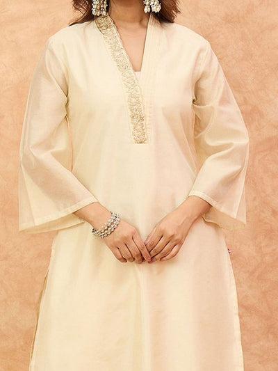 Indyancart VA Women'sEmbroidered V-Neck Thread Work Kurta with Trousers & With Dupatta