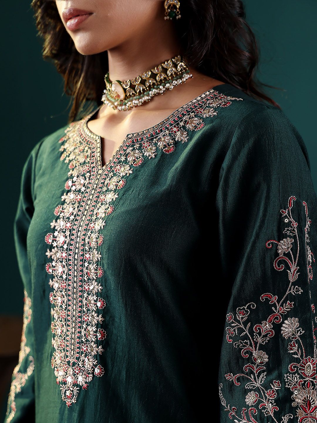 Indyancart VA Women'sGreen Floral Embroidered Regular Sequinned Kurta With Trouser With Dupatta