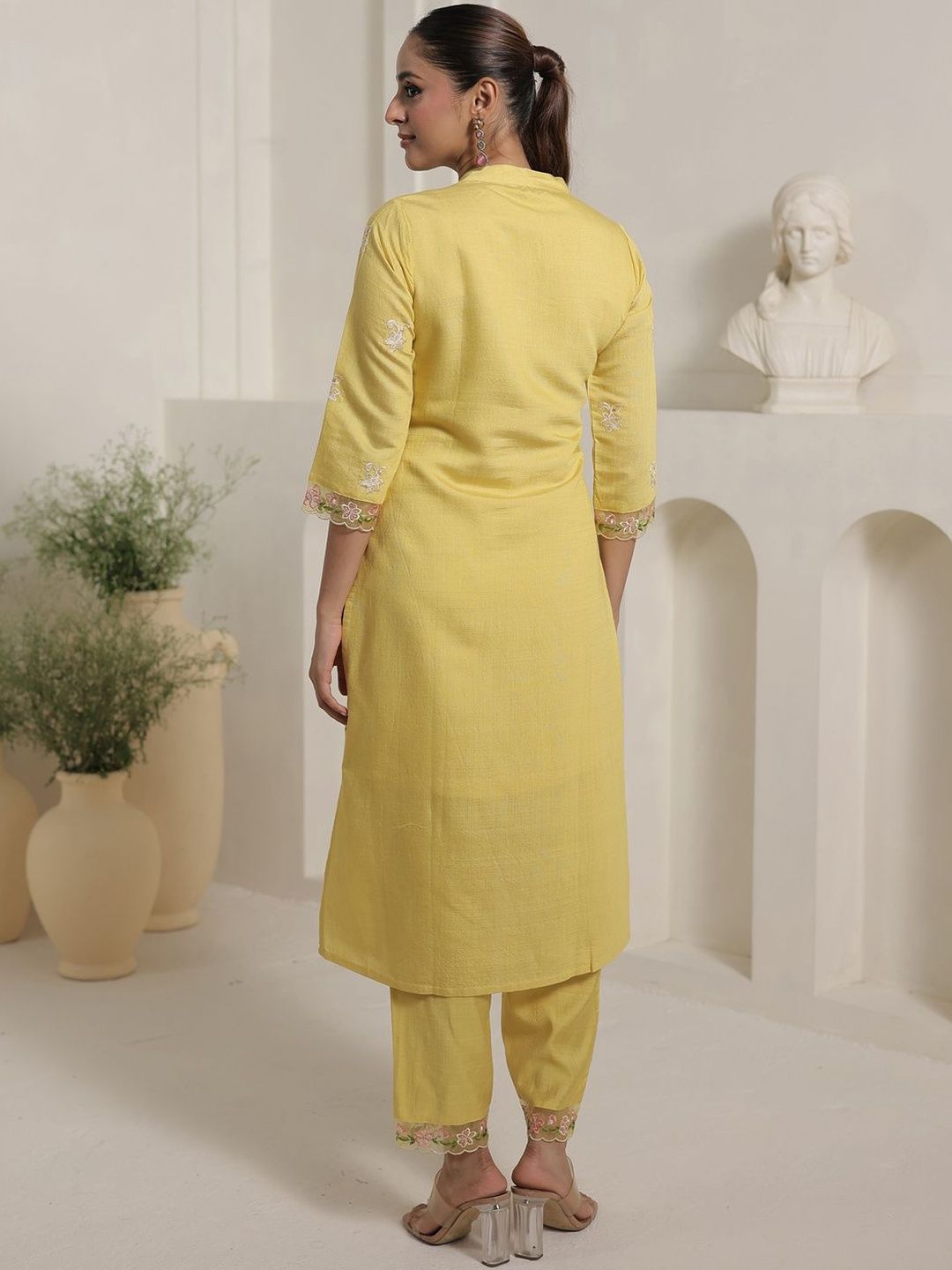 Women Floral Printed Kurta with Trouser & Dupatta
