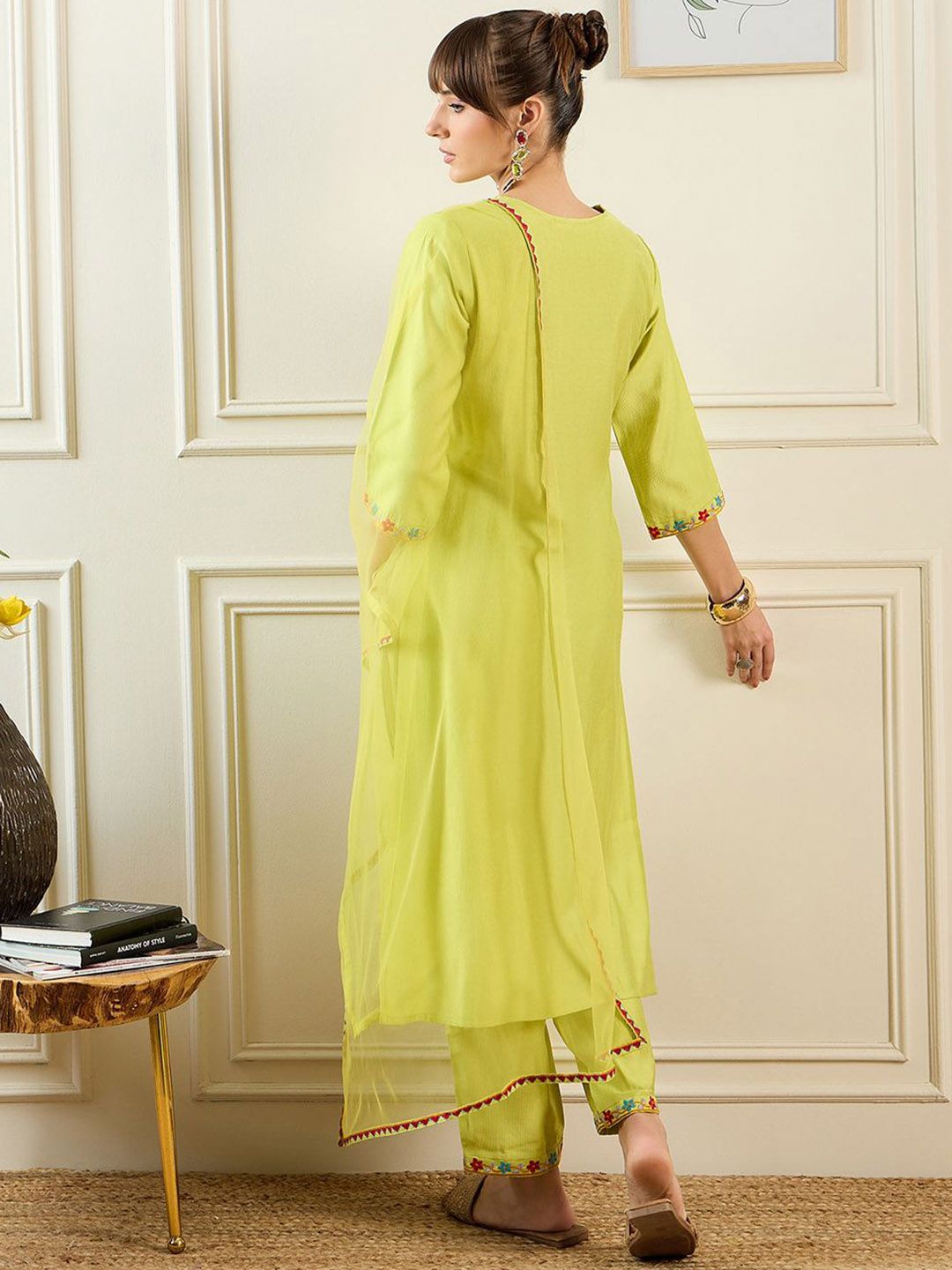 Indyancart IE Geometric Embroidered Thread Work Liva Straight Kurta With Trousers & Dupatta