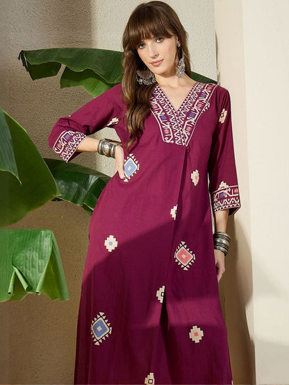 Women Ethnic Motifs Printed Cotton Kurta with Trousers